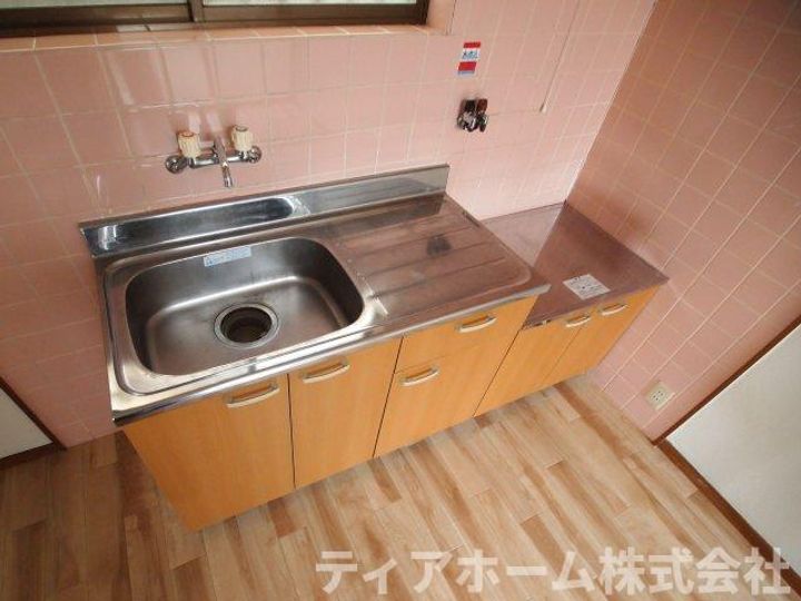 奈良県大和高田市東中2(一戸建)の賃貸物件のキッチン