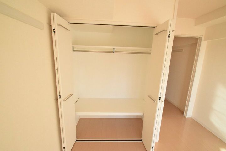 パステル八芳の内装