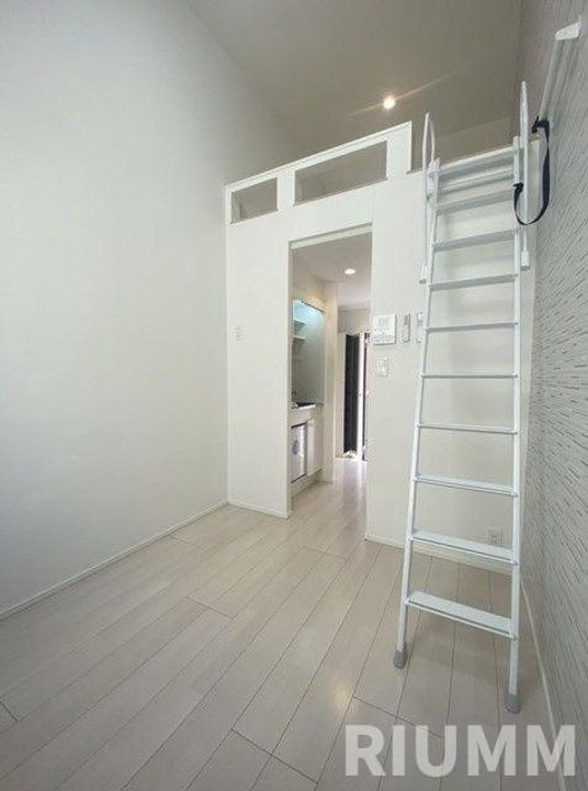 東京都新宿区弁天町(アパート)の賃貸物件の居間