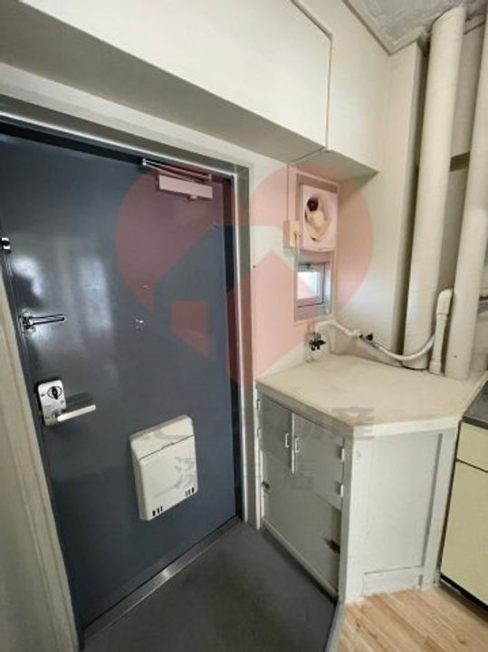 大阪府枚方市春日東町2(マンション)の賃貸物件の玄関