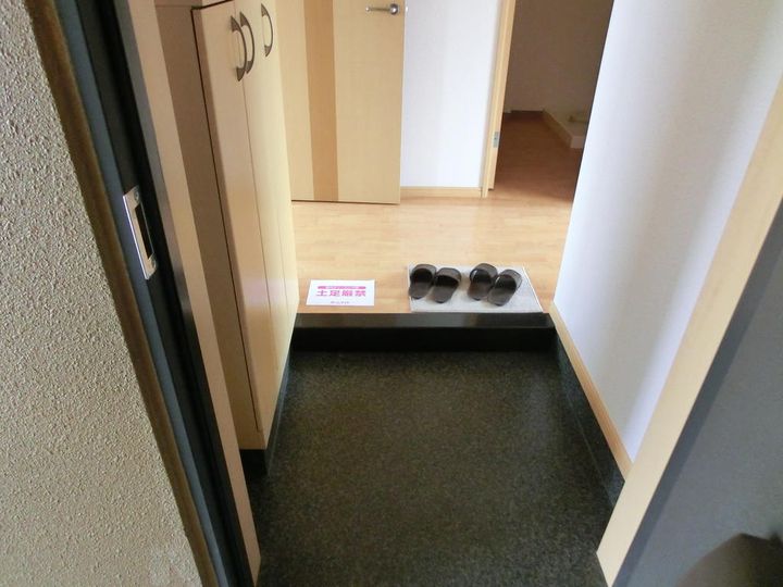 フレーブIの玄関