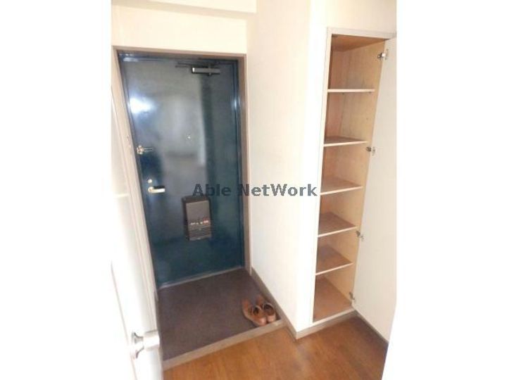 茨城県古河市本町2(マンション)の賃貸物件の玄関