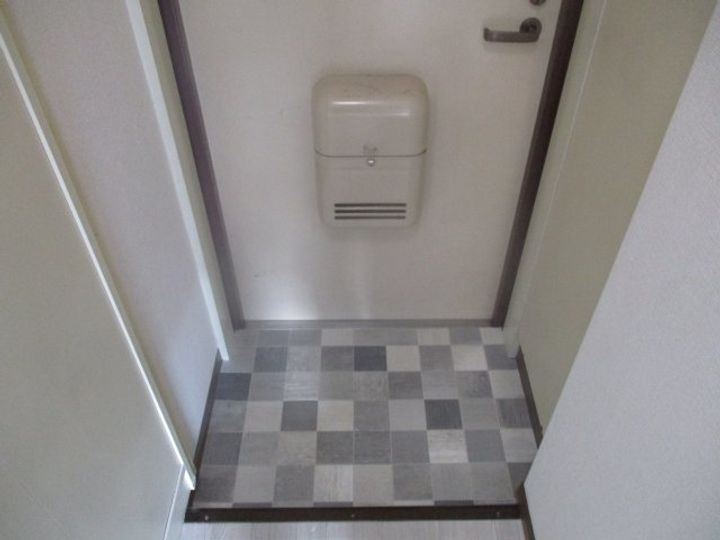 大阪府大阪市西成区玉出西2(マンション)の賃貸物件の玄関