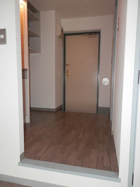 アメニティコウヤマ第12ガーデンの玄関