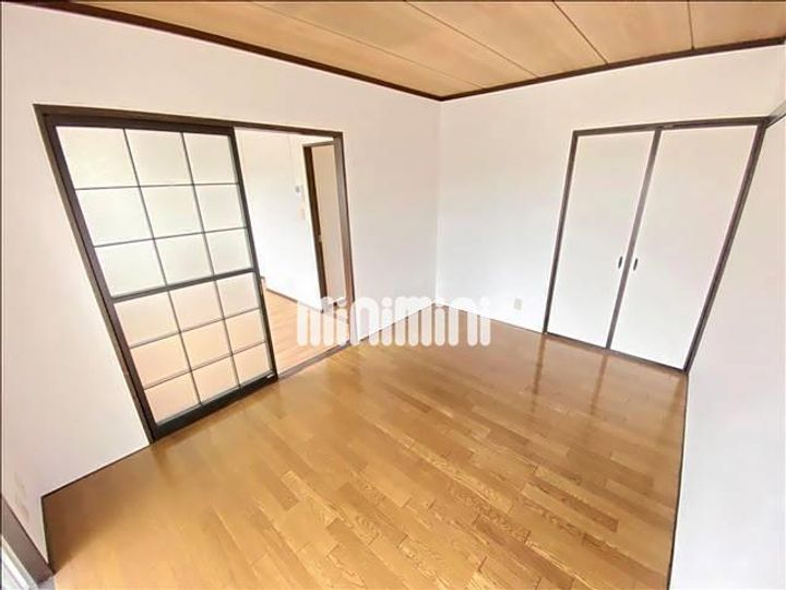 タウニーいほざきA棟の居間