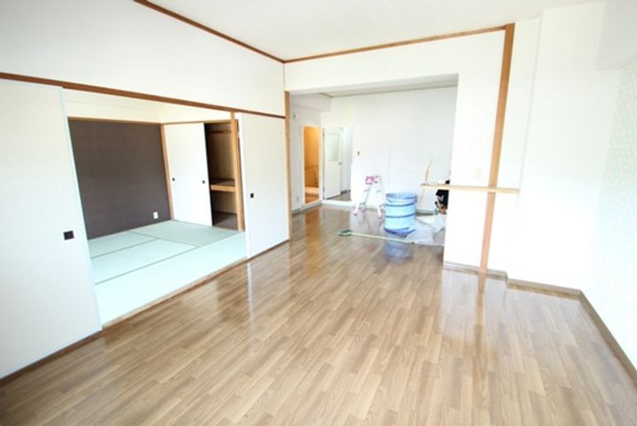 ロイヤルビューの居間