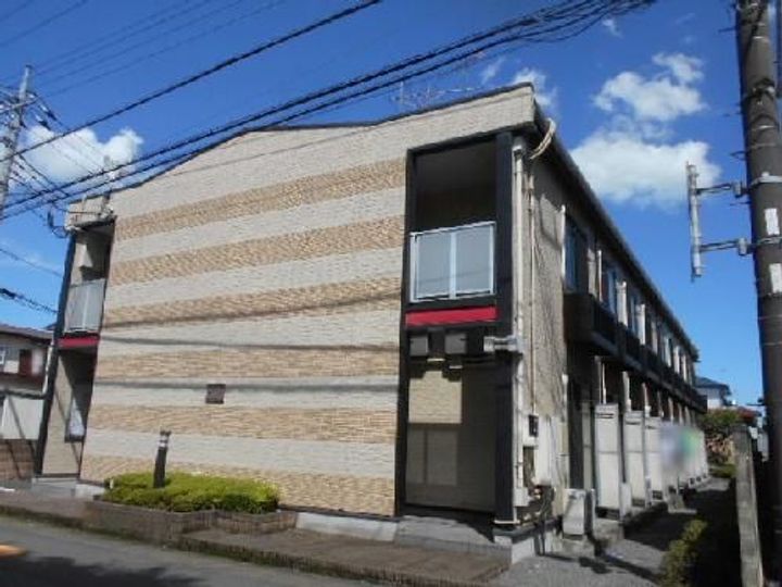 レオパレスボンボネラ モモの外観
