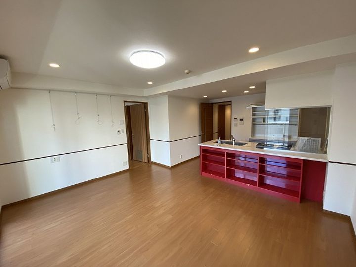 ロイヤルパークス新田の居間