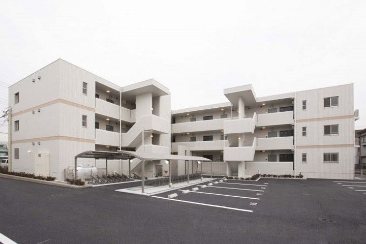 東京都日野市万願寺4の賃貸マンションの地図