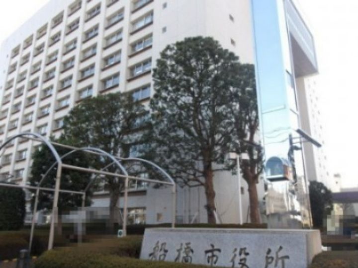 フォルスXVIの周辺