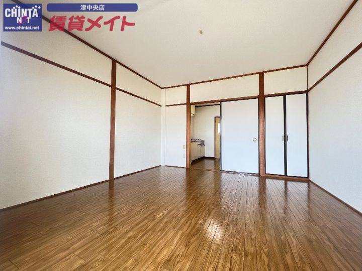 コーポ新栄の居間