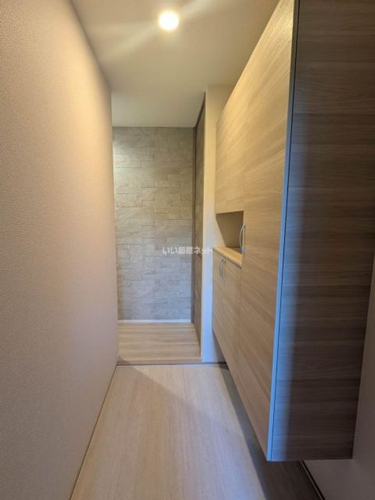 パサログランデ上野芝の玄関