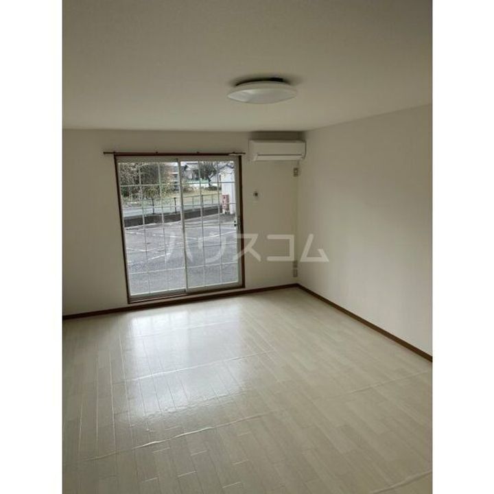 いずみIIの居間