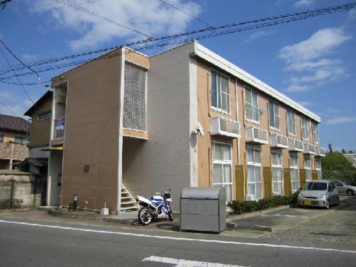レオパレスヴィラ フローラルの外観