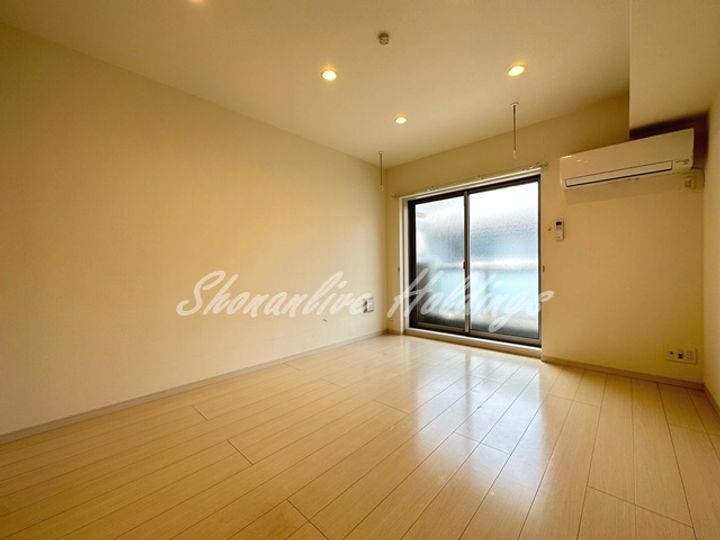 リブリ・踊場の居間