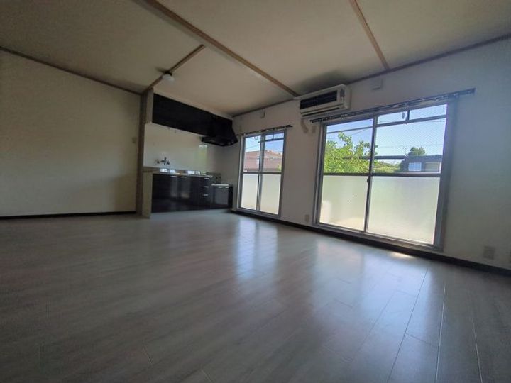 サンメモリーIの居間