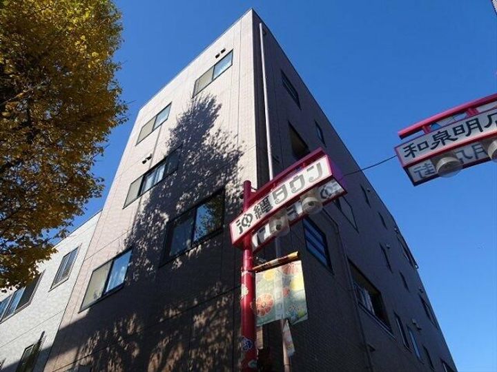 東京都杉並区和泉1の賃貸マンションの外観
