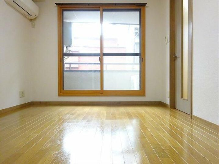 東京都杉並区和泉1の賃貸マンションの居間