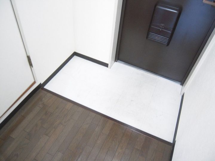 ヴィーブル新在家の玄関