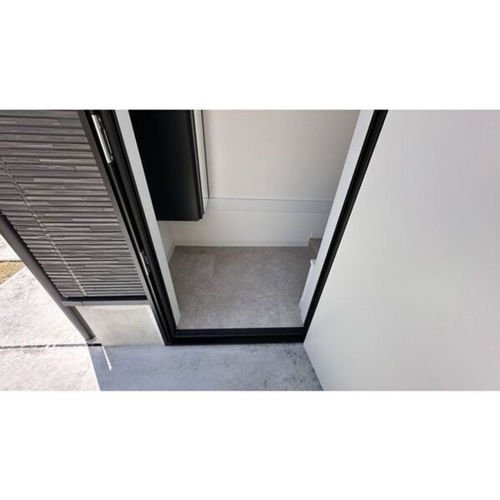 Velo JIYUGAOKA(ヴェロジユウガオカ)の玄関