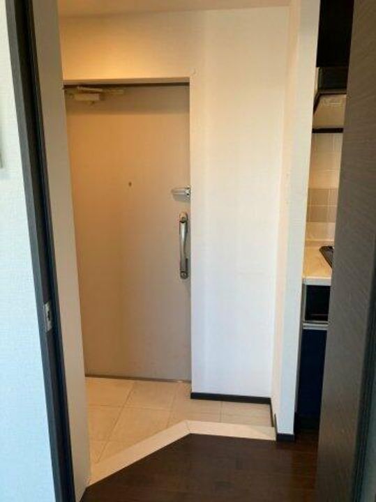 ラ・エテルノ大島ドゥーエの玄関