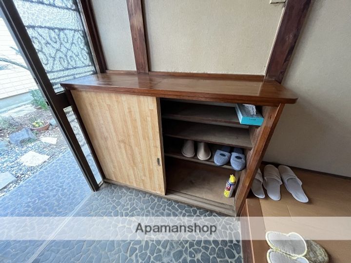 神奈川県平塚市中原2(一戸建)の賃貸物件の玄関