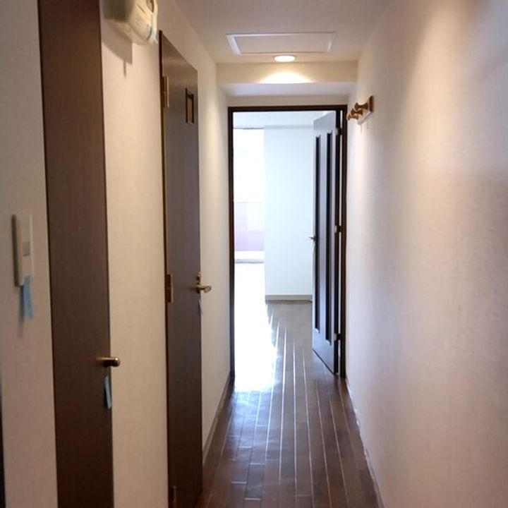 北海道札幌市中央区北六条西10(マンション)の賃貸物件の玄関