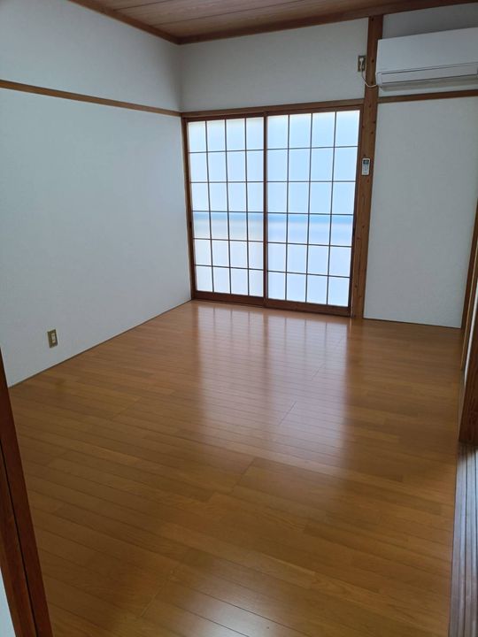 新潟県新潟市秋葉区新津本町4(アパート)の賃貸物件の居間