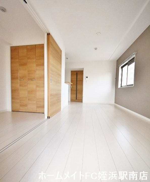 福岡県糸島市高田5(マンション)の賃貸物件の居間