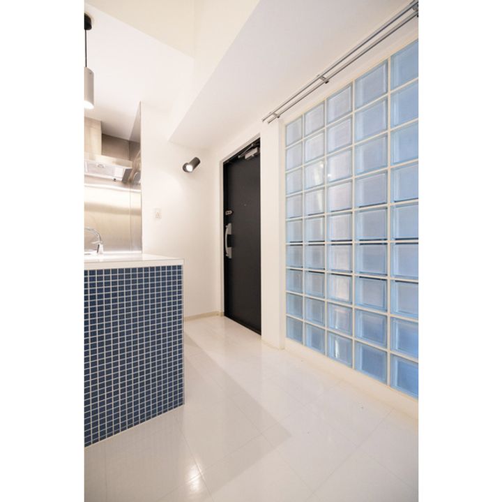 ルクレ堺筋本町レジデンスの玄関