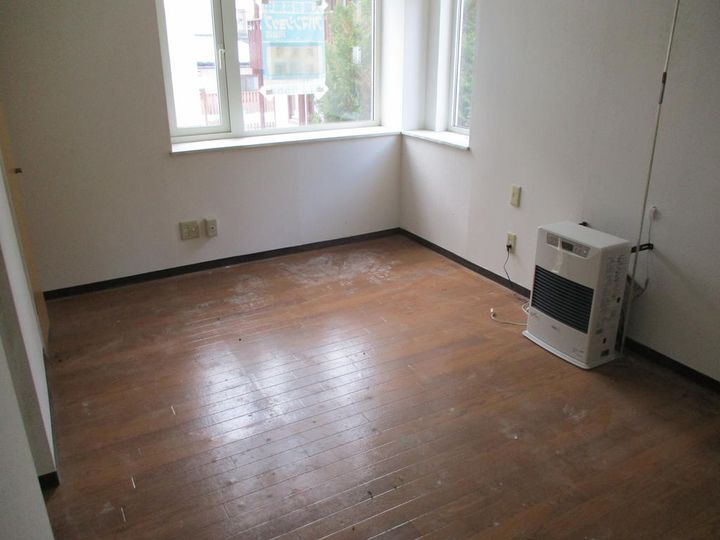 ラヴィアンIIの居間