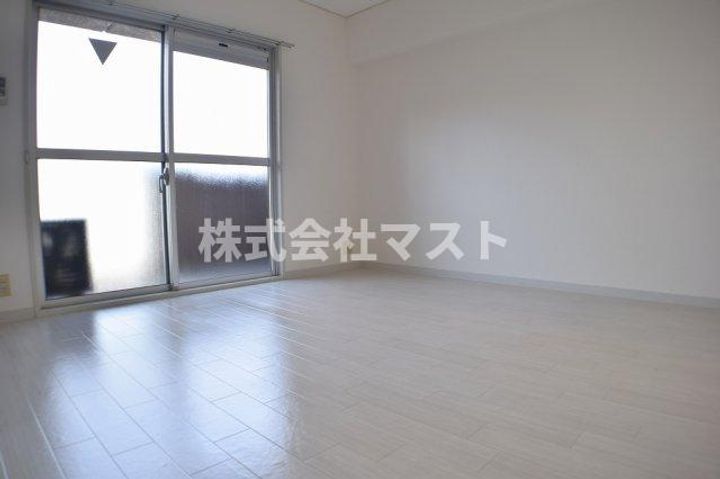 エクセル難波の居間