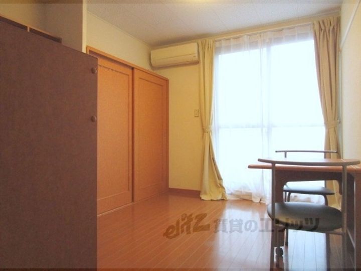 レオパレス駿の居間