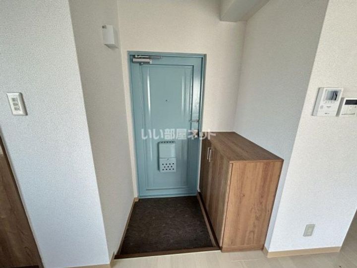 大阪府藤井寺市古室3(マンション)の賃貸物件の玄関