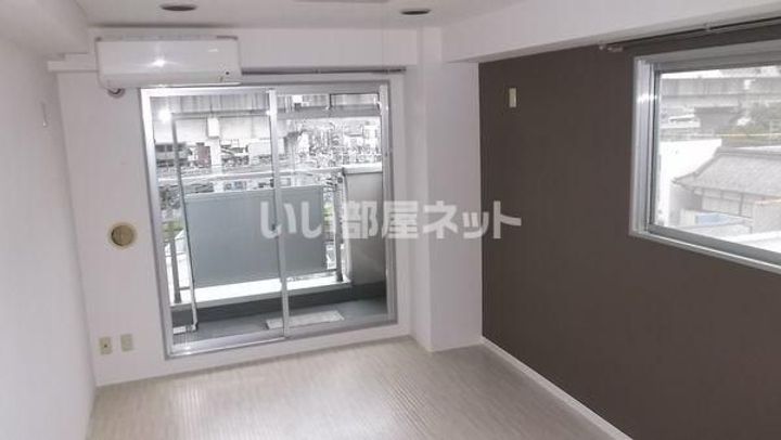 熊谷朝日第二ハイツの居間