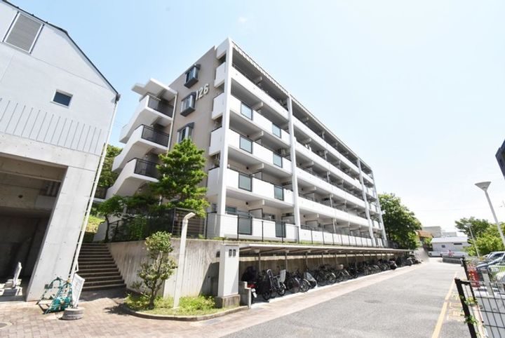 URアルビス五月ヶ丘の外観
