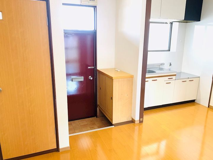 村上ハイツの玄関