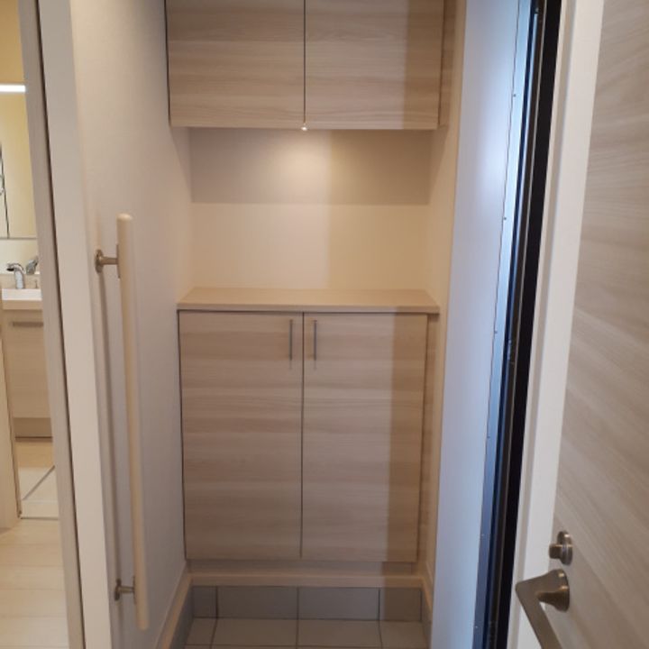 グランラボ東雲の玄関