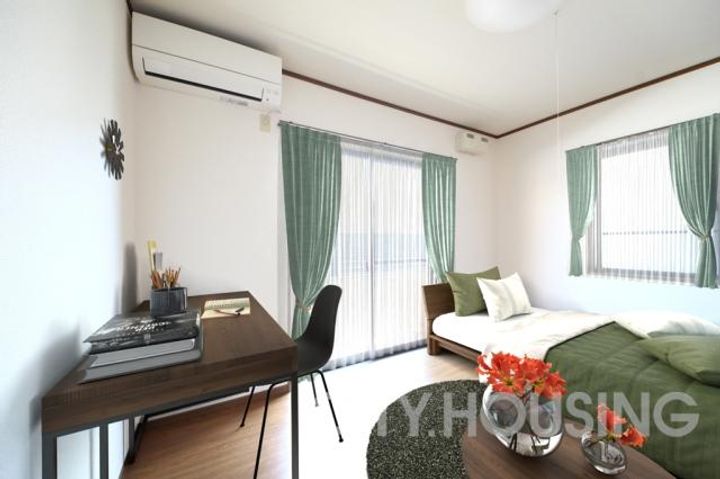 コンセール山城の居間