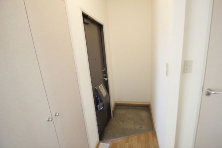 原田ハイツ Bの玄関