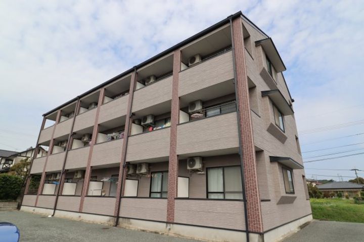 クィーンヒルズ立願寺参番館の外観