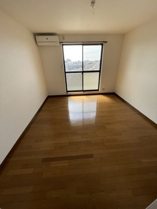 クィーンヒルズ立願寺参番館の居間