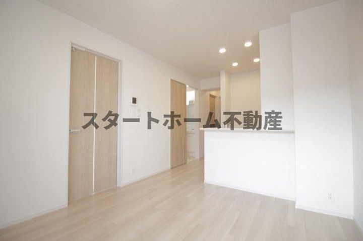 メゾン・ド・ティアラ阿南Nの居間