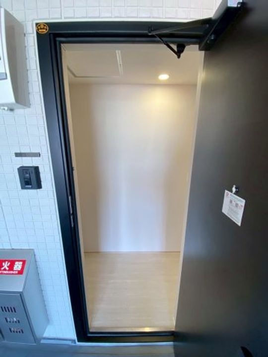 千葉県千葉市若葉区都賀2(マンション)の賃貸物件の玄関