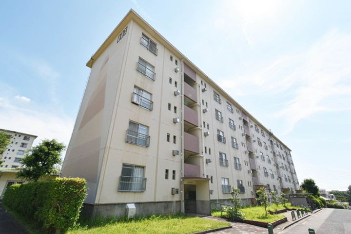 UR岩成台の外観