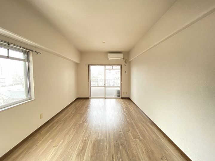 サザンブライト大手町の居間