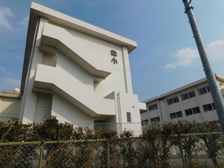 ルミエールの周辺