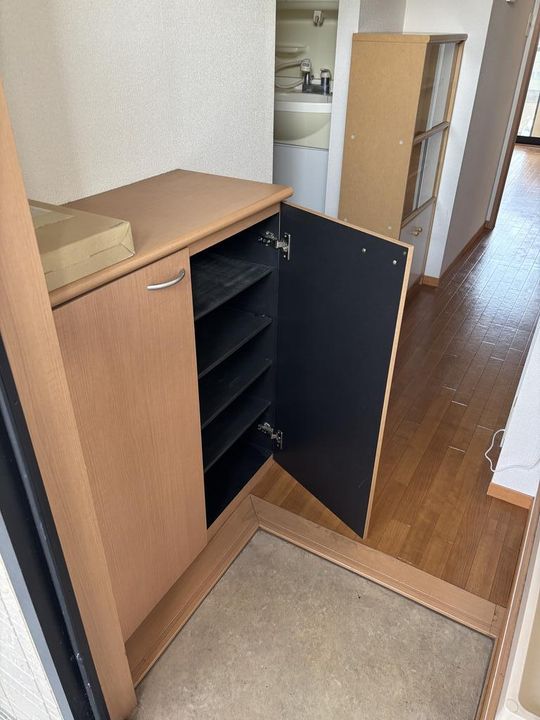 ロイヤルスクエア壱番館の玄関