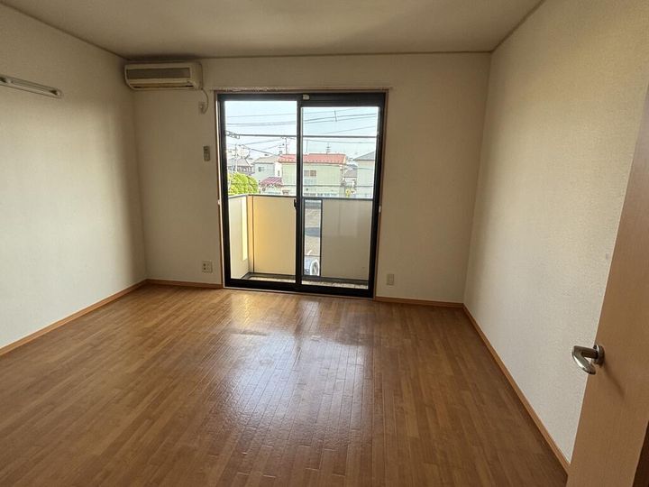 ロイヤルスクエア壱番館の居間