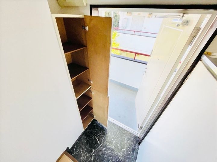 コーポベルの玄関